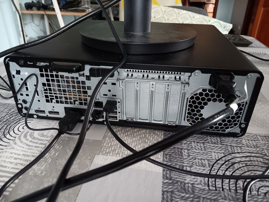 Pc Hp elitedesk g800 + monitor AOC 24 polegadas