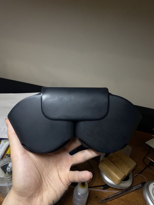Чохол AirPods Max