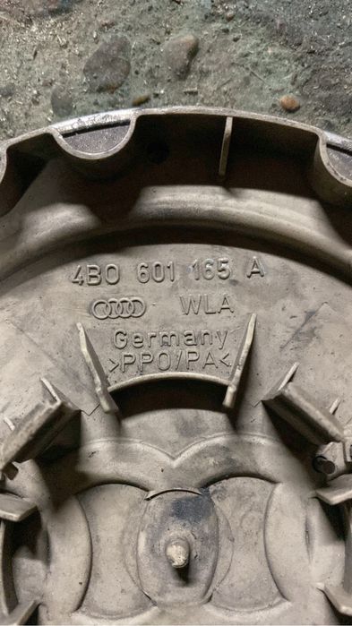 Sprzedam dekielki Audi 4BO601165A