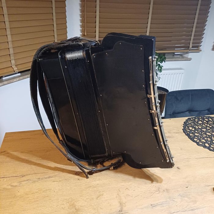 Akordeon Hohner Organola de lux 4/5 chory