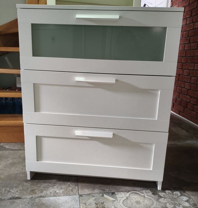 Komoda biała z szufladami