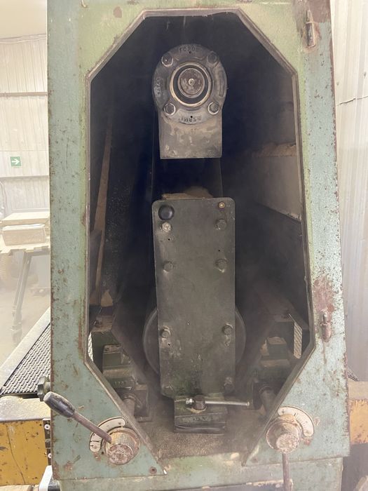 Szlifierka szerokotaśmowa sandingmaster scsb1300 przelitowa maszyna st