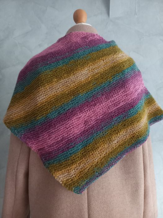 Chustka ręcznie robiona na drutach