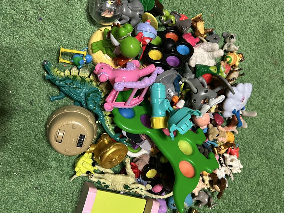 Різні іграшки для вашої дитини, кіндер, фігурки, сімпл дімпл