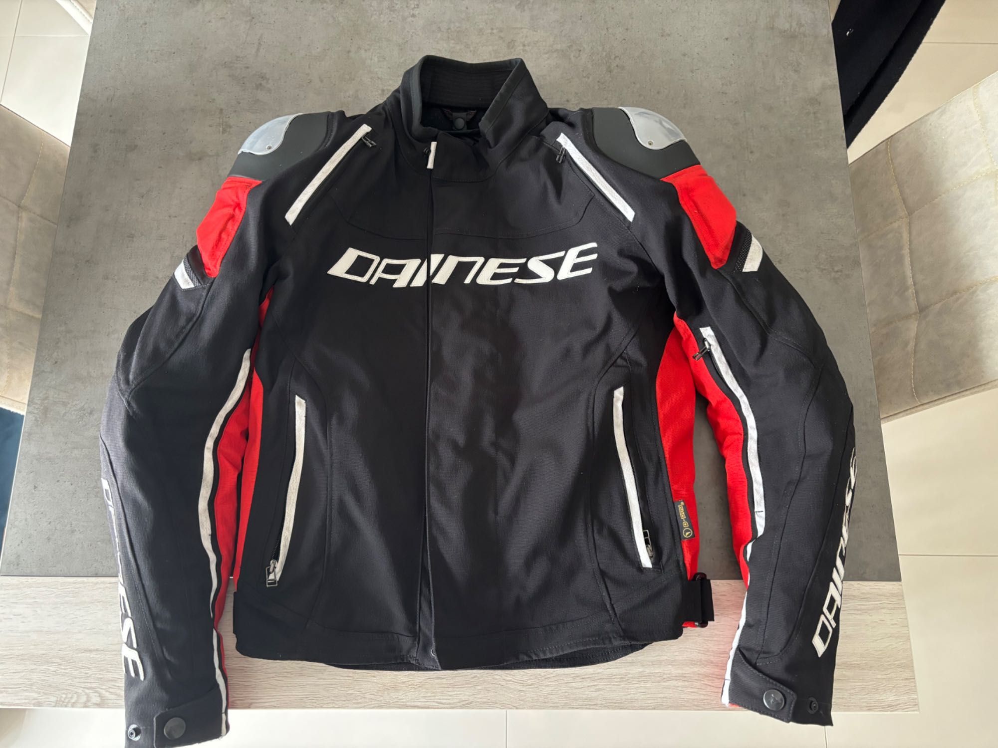 Casaco dainese tamanho 48