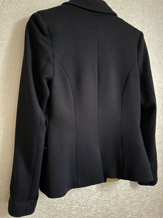 Продам стильний жіночий піджак торг