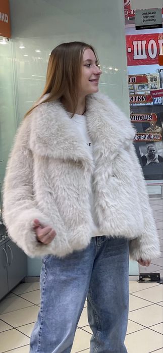 Шубка Zara молочна XS-S