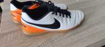 Nike tempo  r44, 28cm