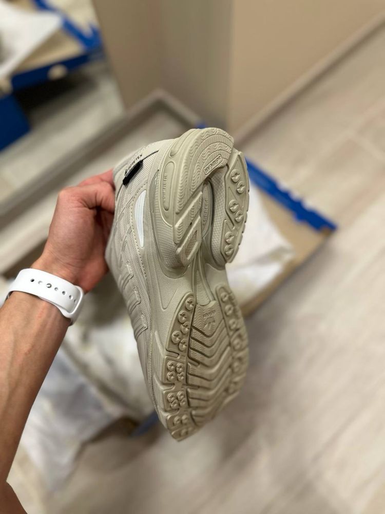 Чоловічі оригінальні кросівки Adidas Adistar Cushion GTX IG6928