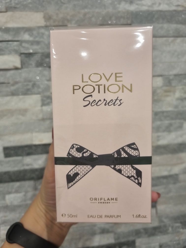 Oriflame woda perfumowana dla Niej Love Potion Secrets - nowa zafoliow