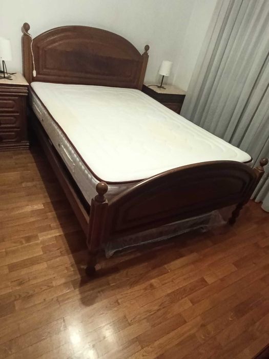 Conjunto de quarto completo ou peças separadas - Madeira maciça