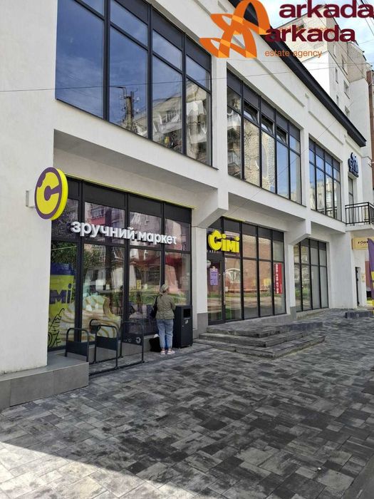 Здається в оренду комерційне фасадне приміщення в м. Калуш 220м2.