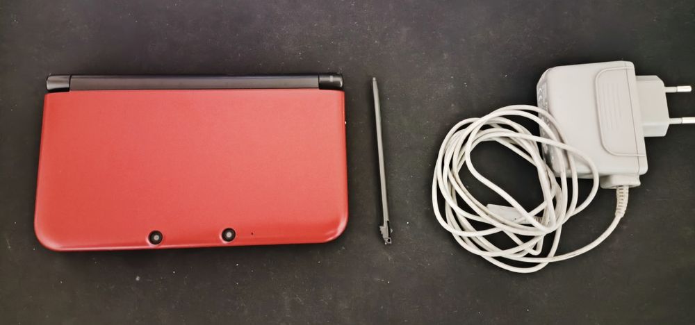 Nintendo 3DS XL 64Gbs desbloqueada + Extras