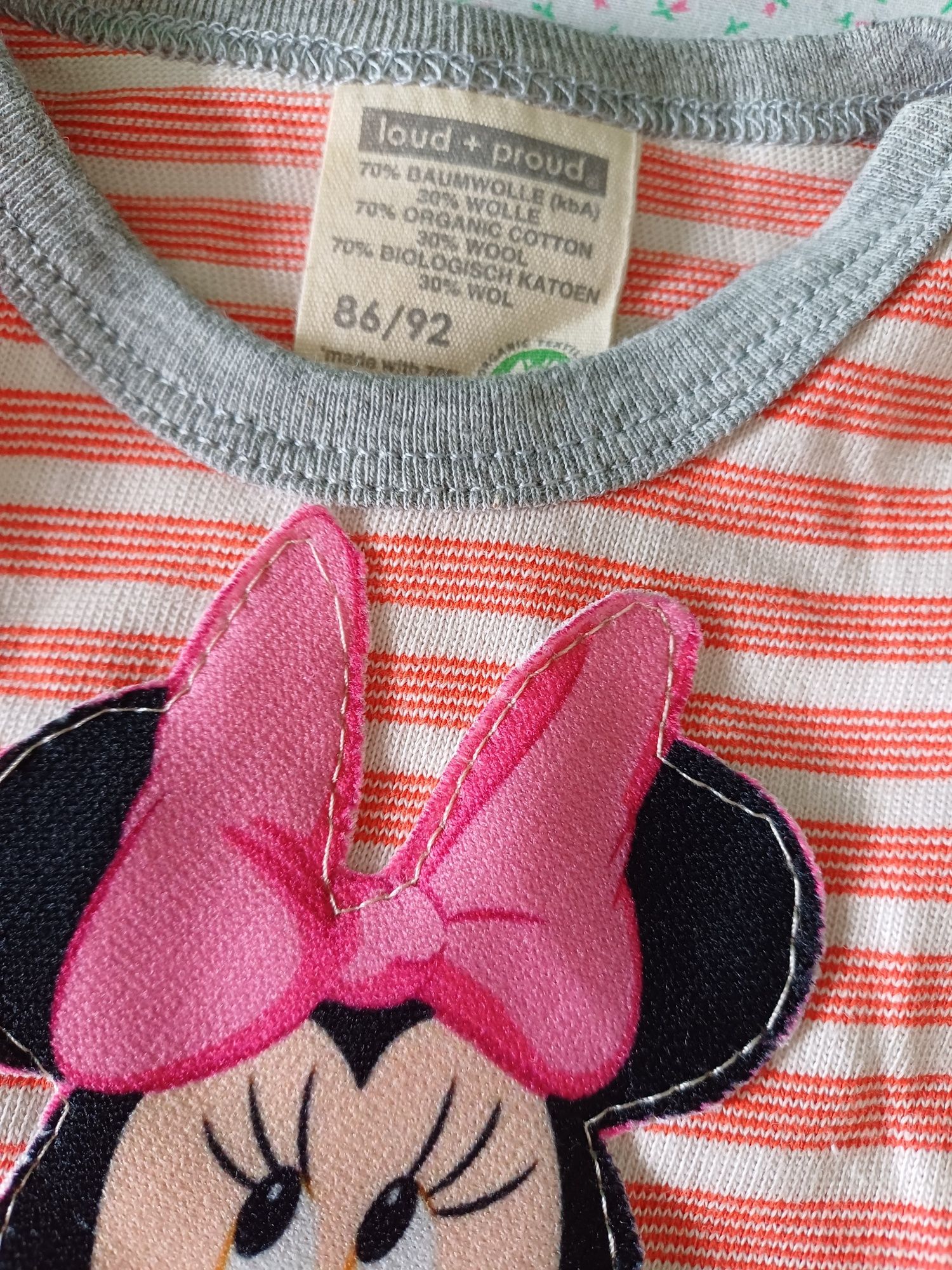Vestidos novos para crianças.
