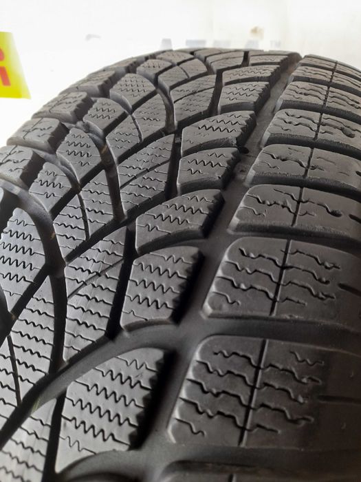 Зимові шини 225/60 R16 Dunlop sp winter sport 3d 7,7 мм
