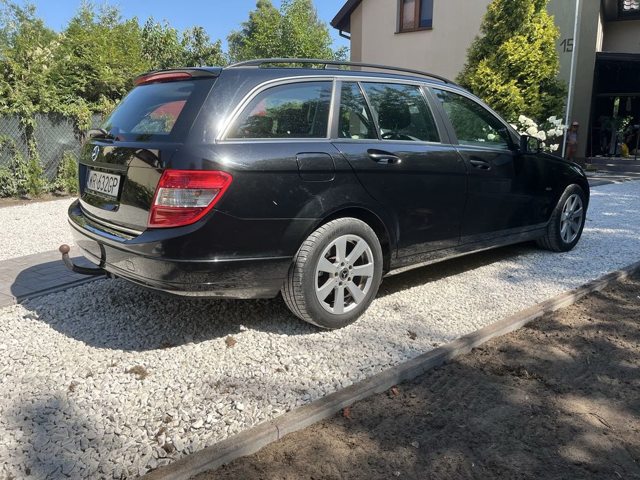 Mercedes-Benz klasy C 2010 zadbany, bez korozji, nowy rozrząd.