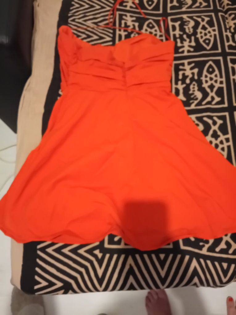 Vestido curto vermelho coral