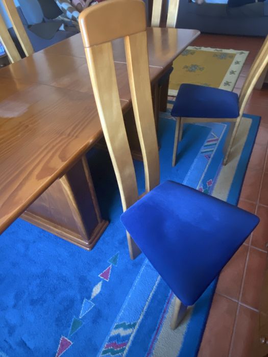 Mesa de madeira + 6 cadeiras