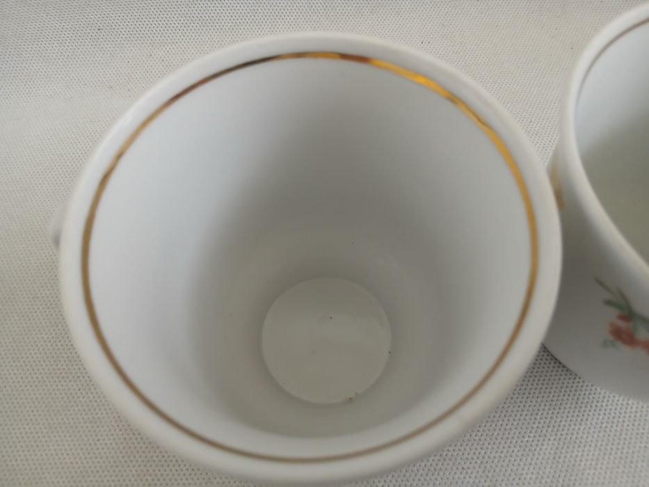 Чашки    фарфор.