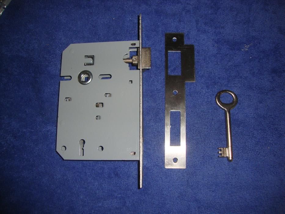 Fechaduras com chave (5 unidades novas)