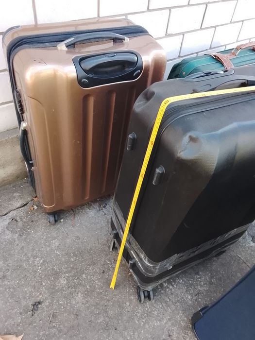 Чемоданы. Портфели. Дипломат. На выбор