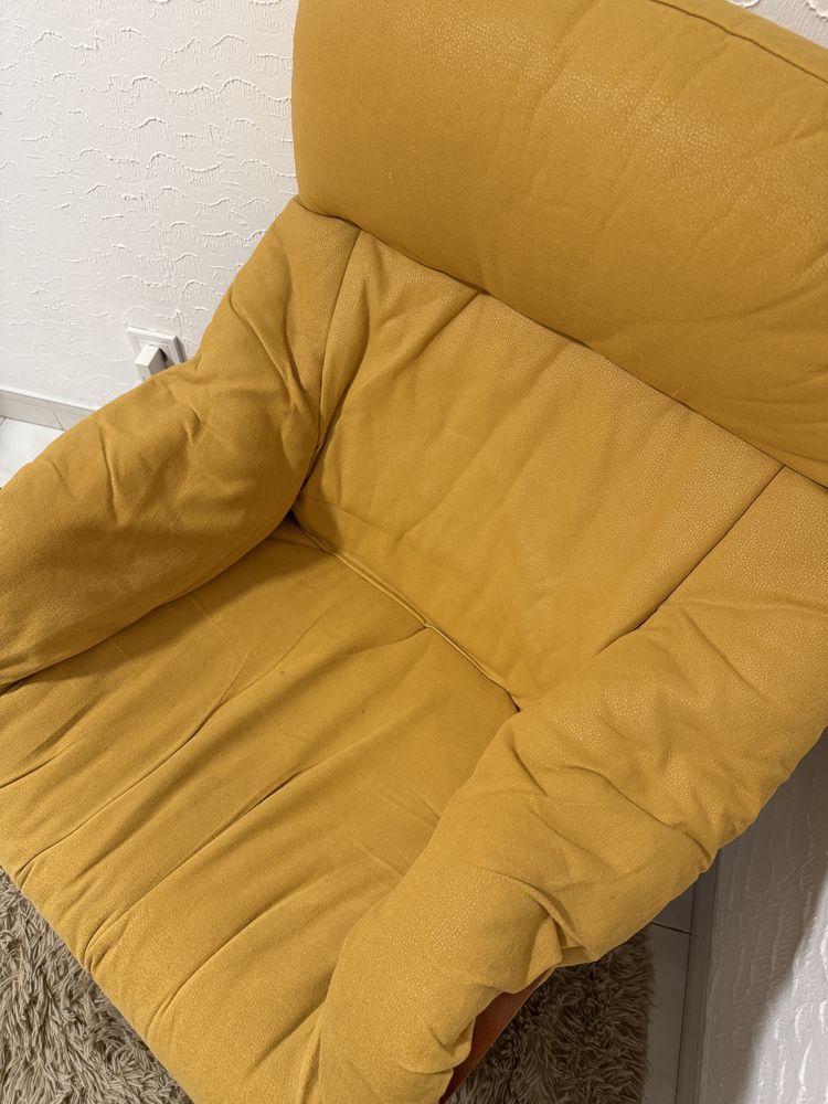 Cadeirão Amarelo