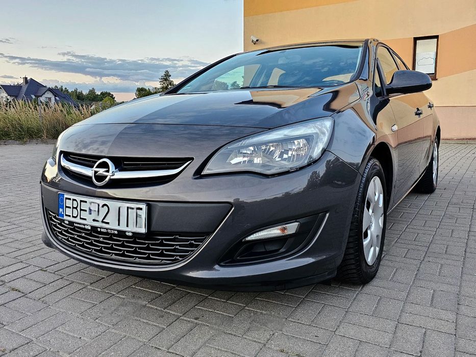 Opel Astra LIFT Model 2013 1.4 Benz. Bezwypadkowy Zarejestrowany w Polsce