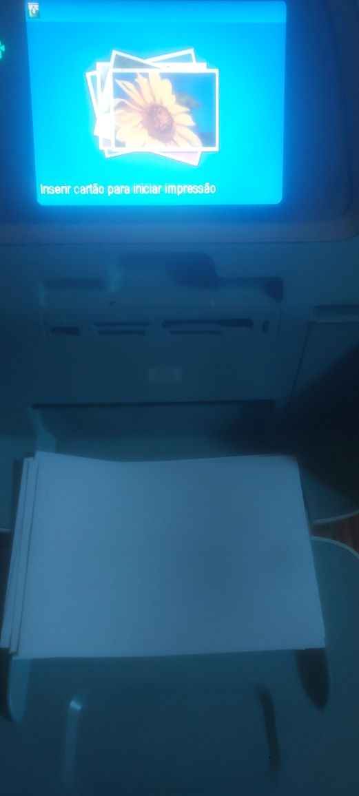 Vendo uma empresora tatil com um ecra de 5 pulgadas leva HP