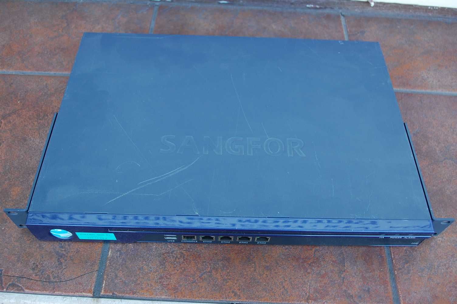 Router Switch SANGFOR  (M5100-AC-IS)