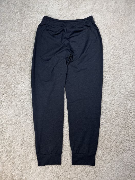 Чоловічі спортивні штани uniqlo темно сірі повсякденні спортівки