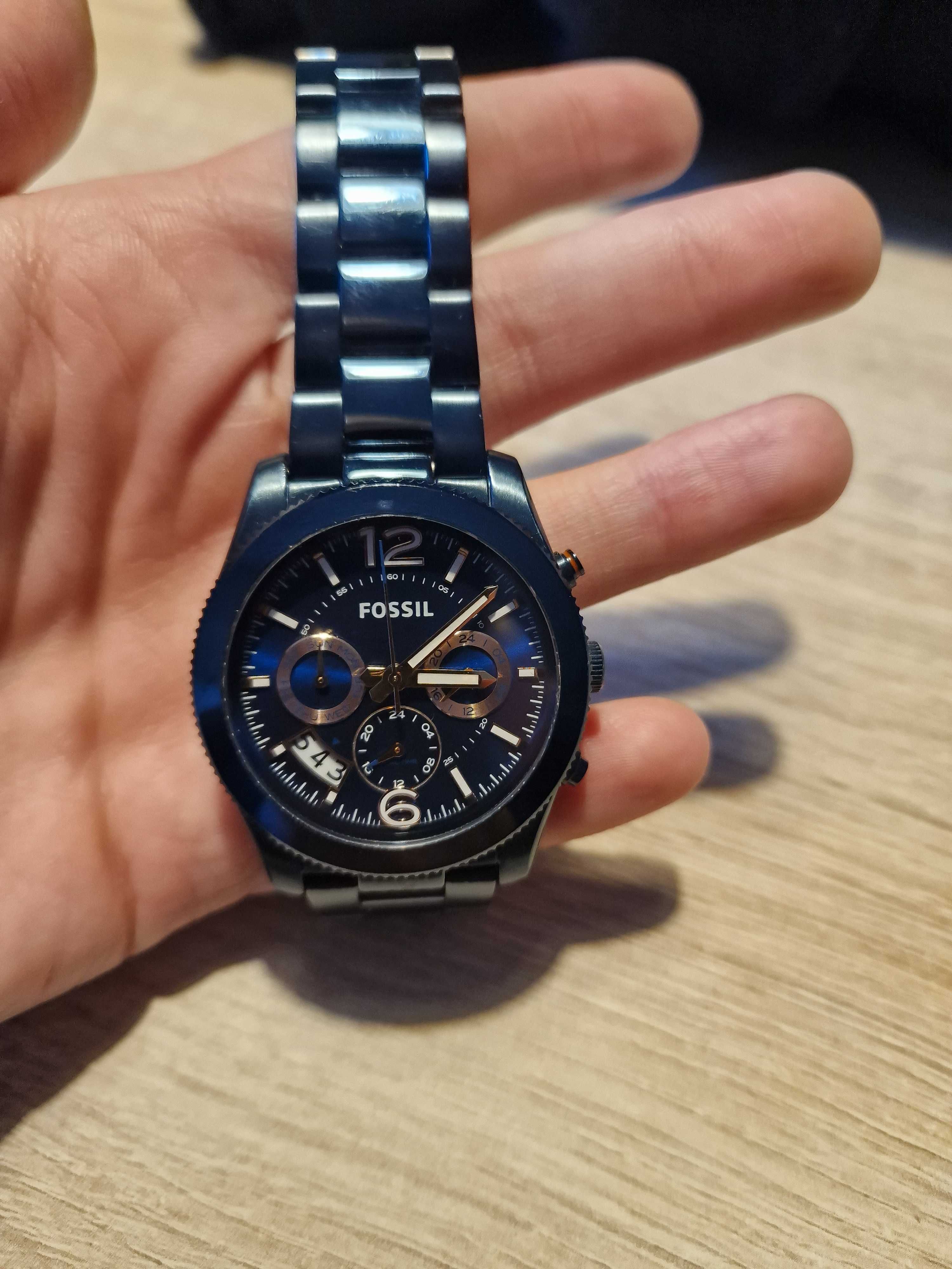 Zegarek damski Fossil granatowy bransoleta datownik