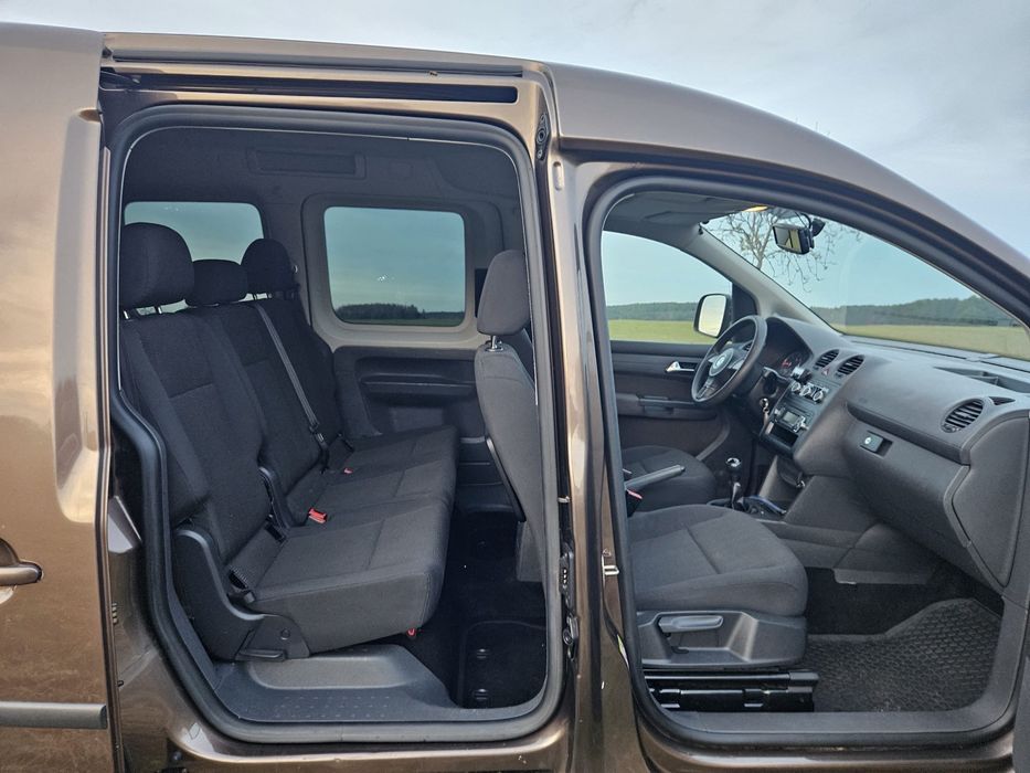 Volkswagen Caddy 1.6 TDI 105KM 2010r. 5 osób