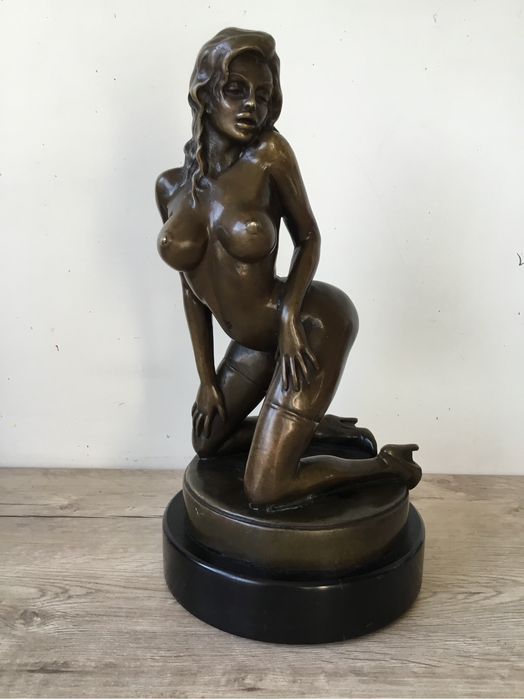Скульптура НЮ, бронза, мрамор, авторская работа.