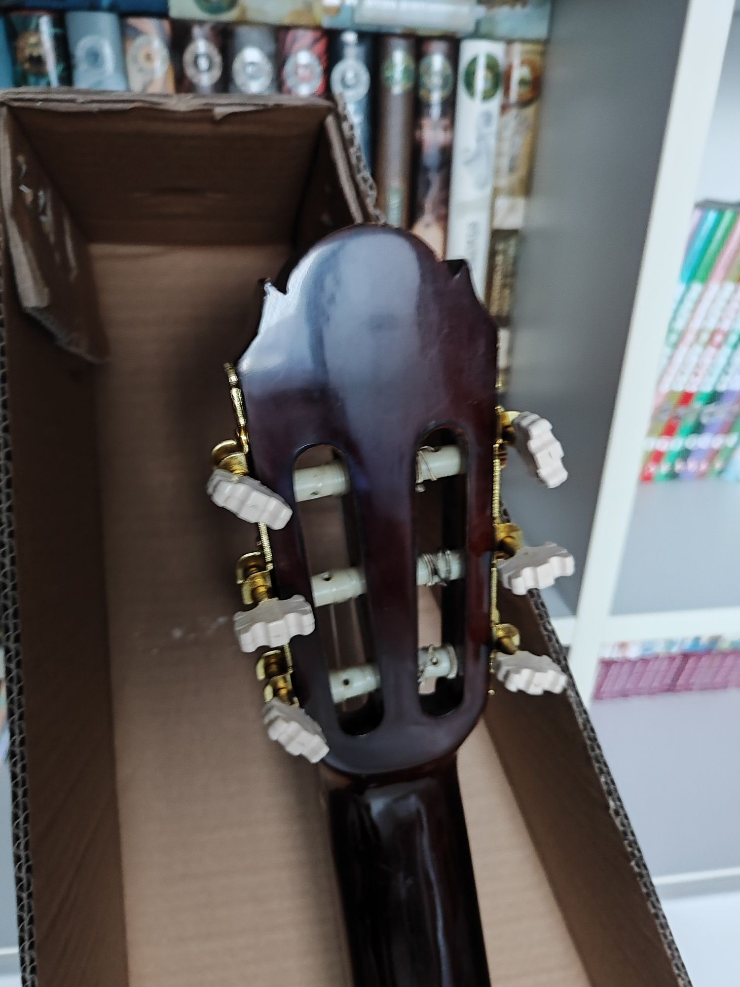 Gitara akustyczna klasyczna