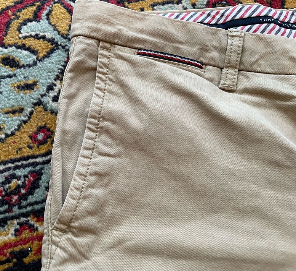 Tommy Hilfiger chinos