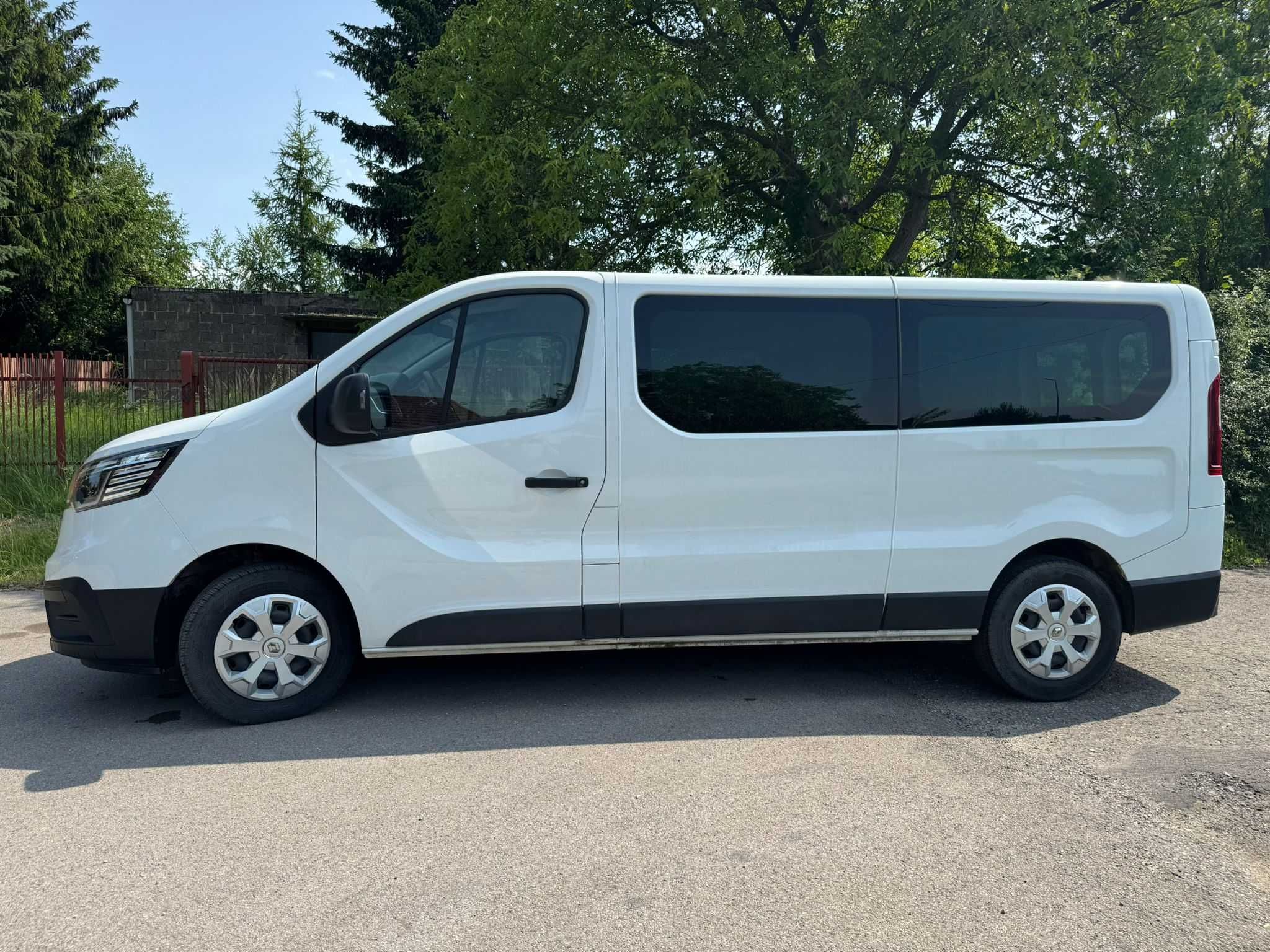 wynajem busa 9 osobowego