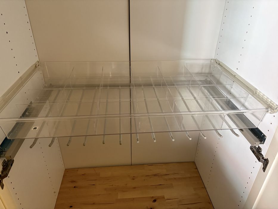 Roupeiro do Ikea com gaveta de arrumacao