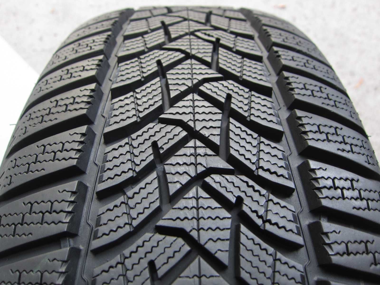 4x Dunlop Winter Sport 5  215/55r17  8,8mm