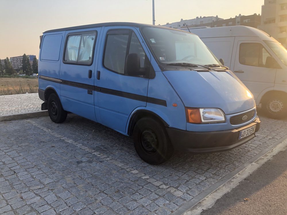 Campervan legalizada Transit especial dormitório