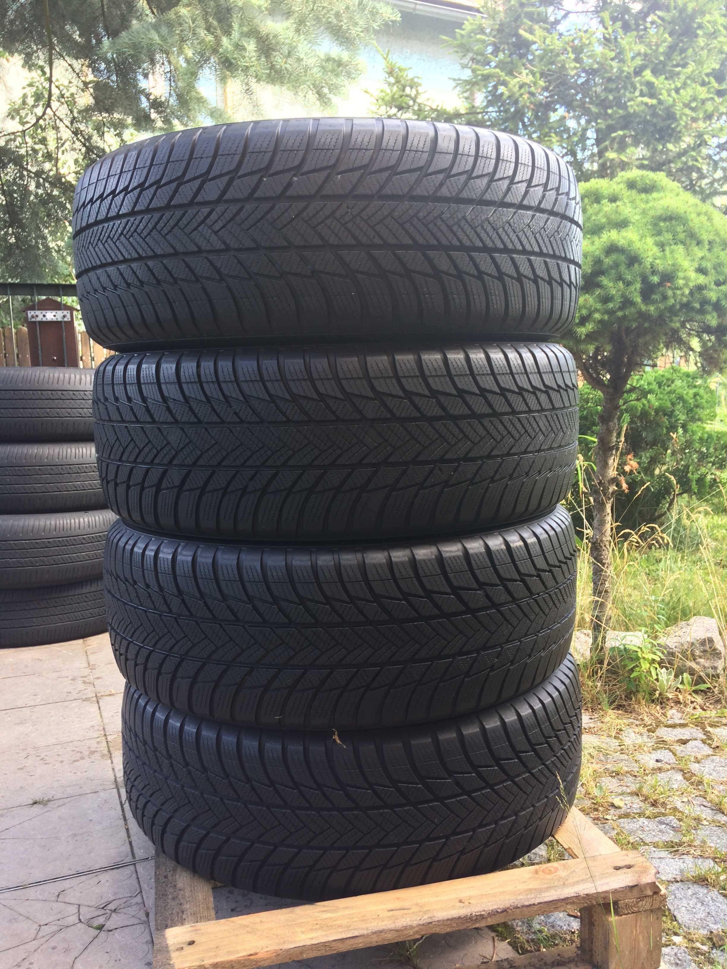 BRIDGESTONE 225/60R17 99H Blizzak LM001 A0