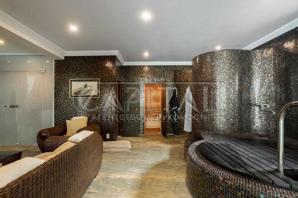 Оренда / Будинок / 1200 м2 / Іванковичі / вул. Авіаторів, 48