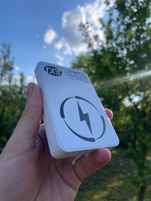 Магнітний безпровідний Павербанк 10 000 mAh — заряджай все!