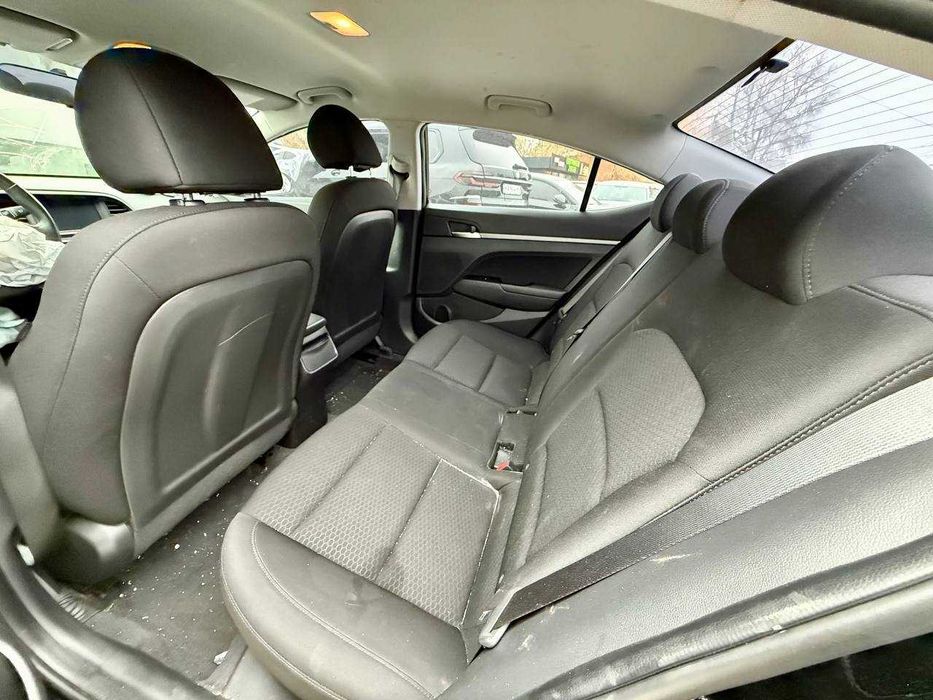 Hyundai elantra 2019 продам без ремонту