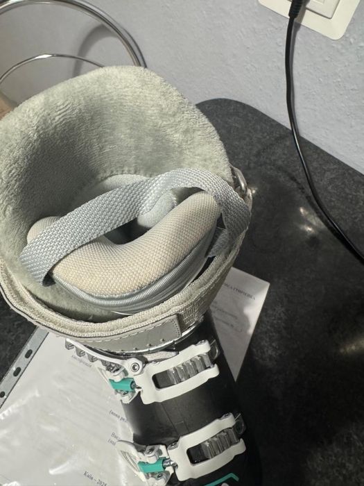 Горнолыжные ботинки женские р. 24-24,5