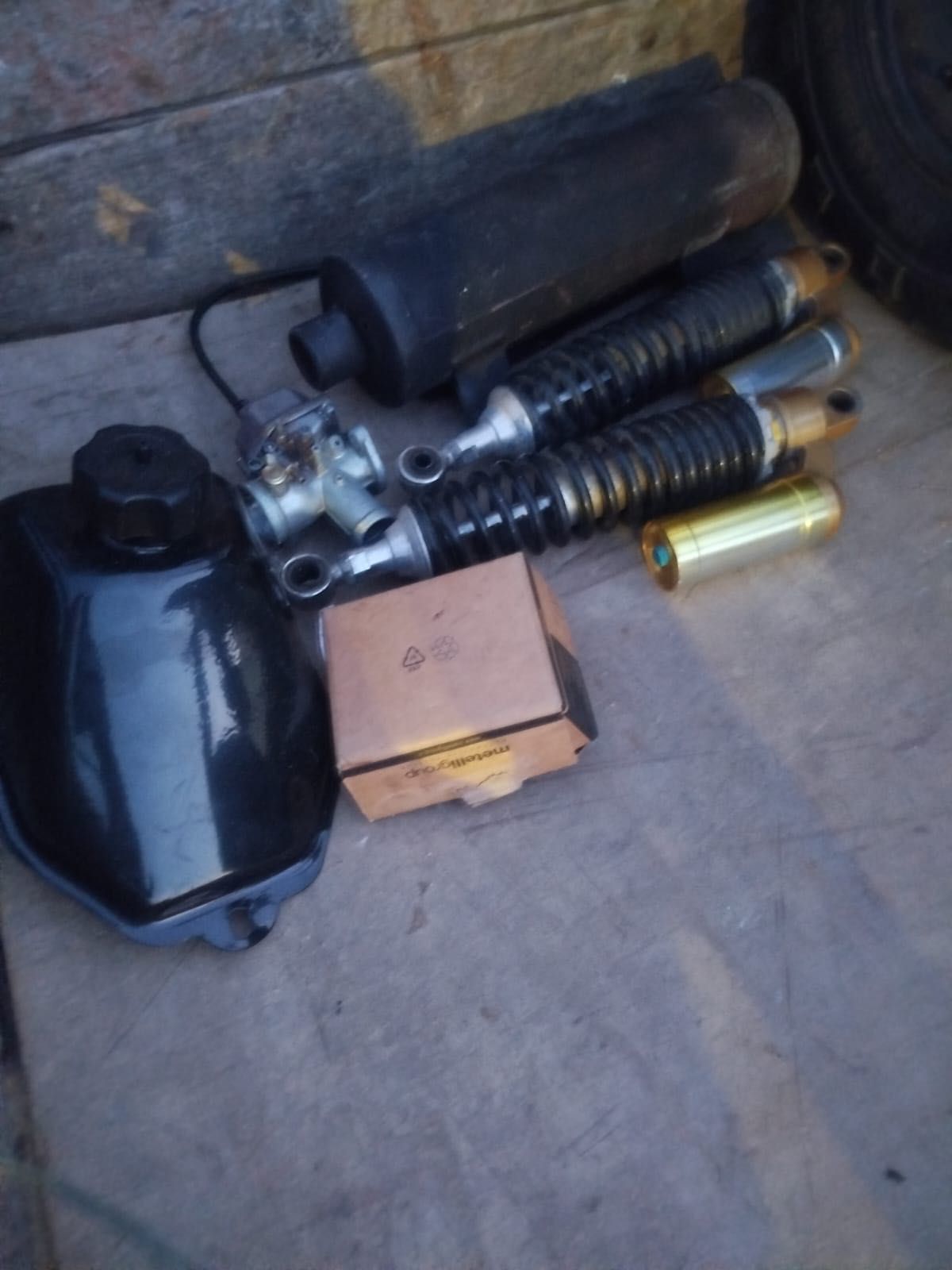 Vendo material de moto 4