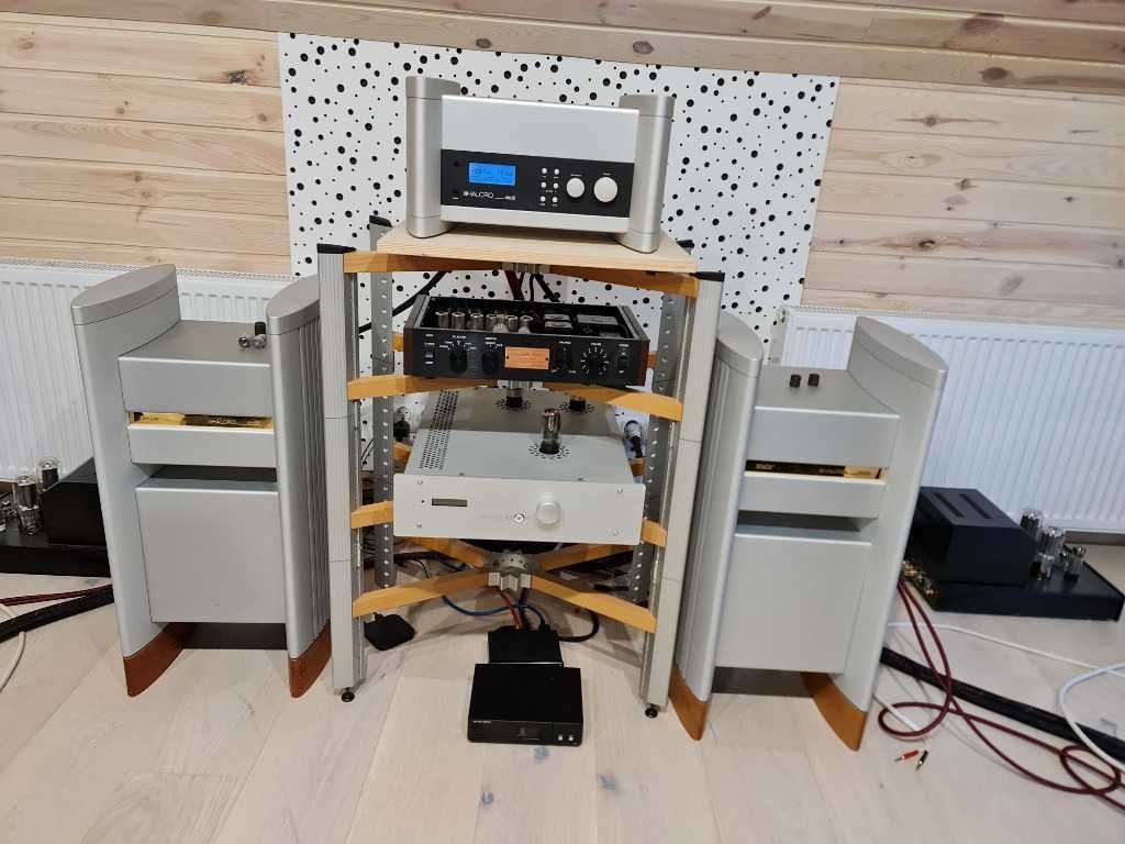 Halcro dm68 + dm10 ( krell, levinson, pass)
