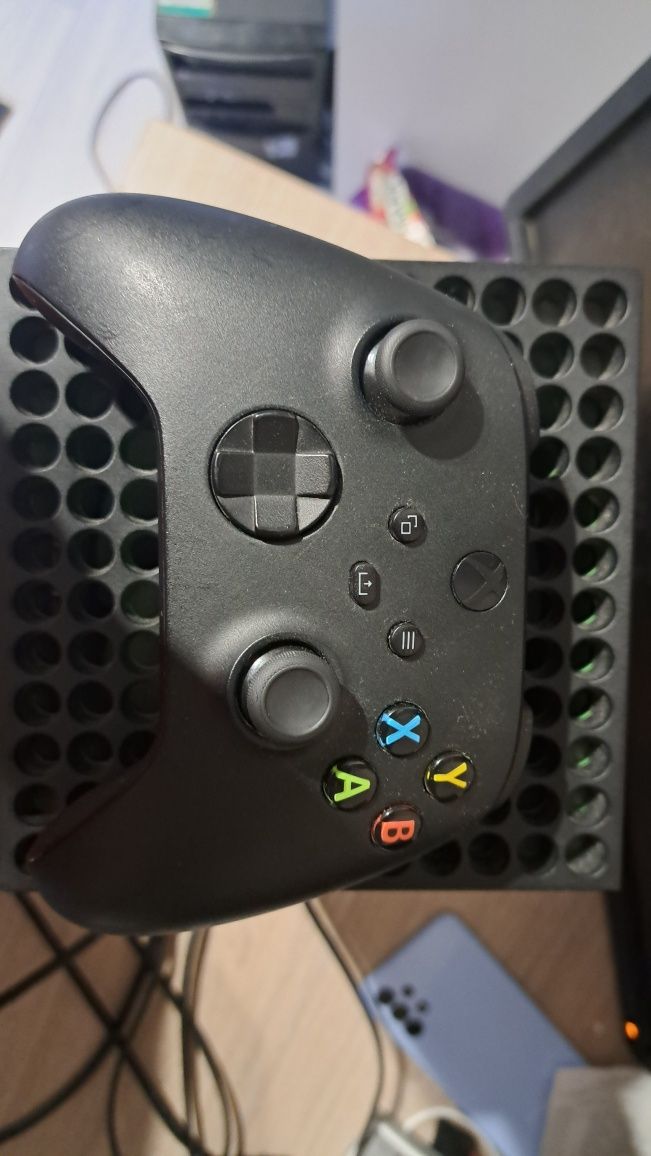 Xbox series x z padem 1 tb