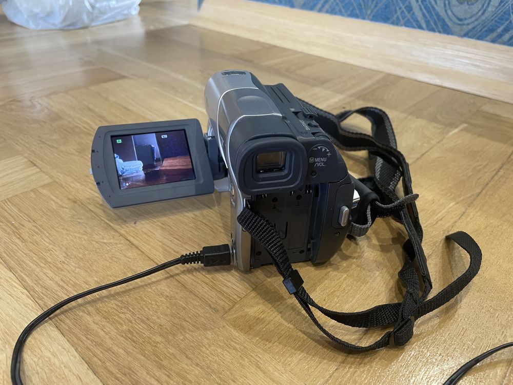 Kamera JVC na kasety miniDV - 100% sprawna