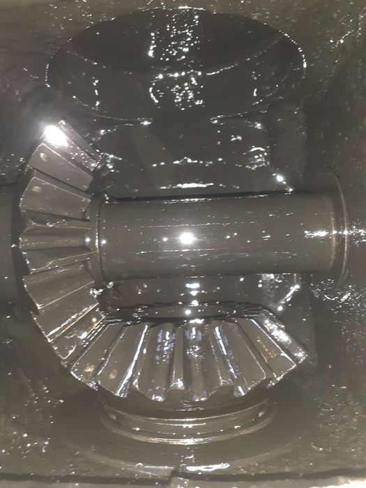 Редуктор угловой сельхозтехники.