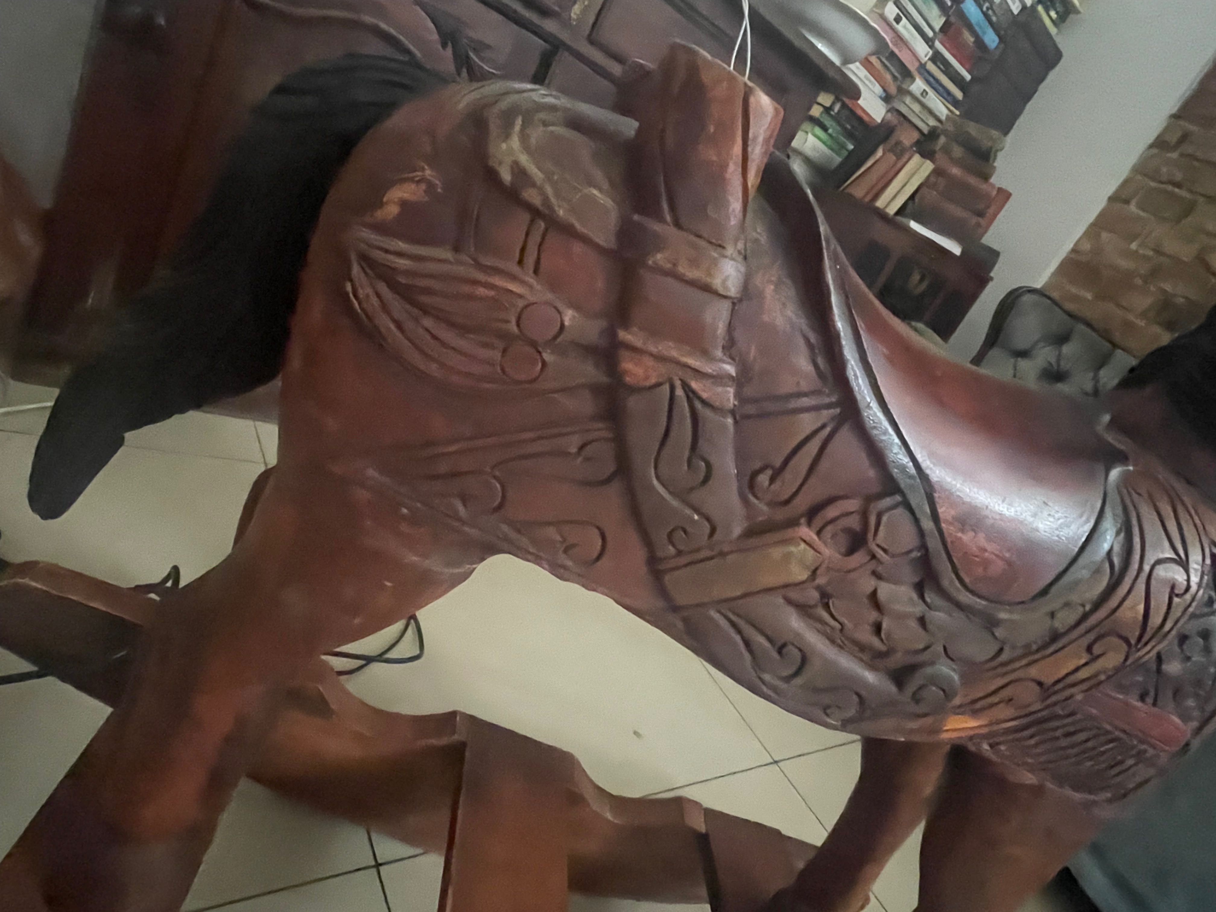 Koń na biegunach ( podświetlany) piękne drewno rzeźbiony